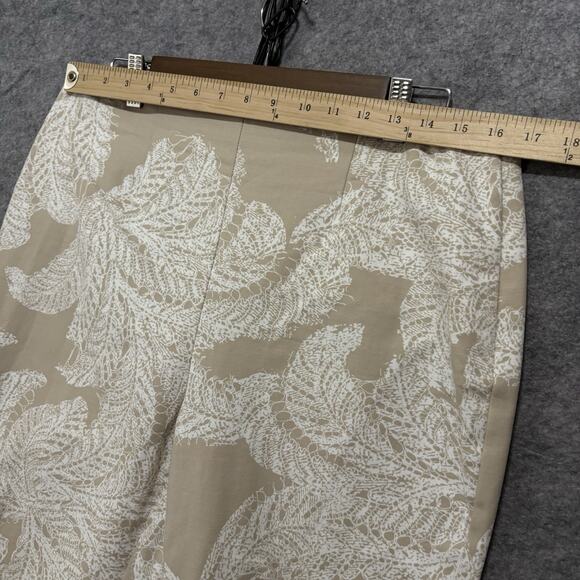 Chicos So Slimming Crop Pants Womens Sz 1 US 8 Tan Cream Foliage Stretch - Picture 8 of 8